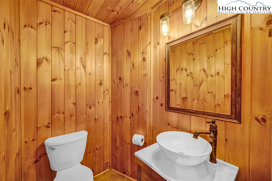 Image number 9 for the current listing