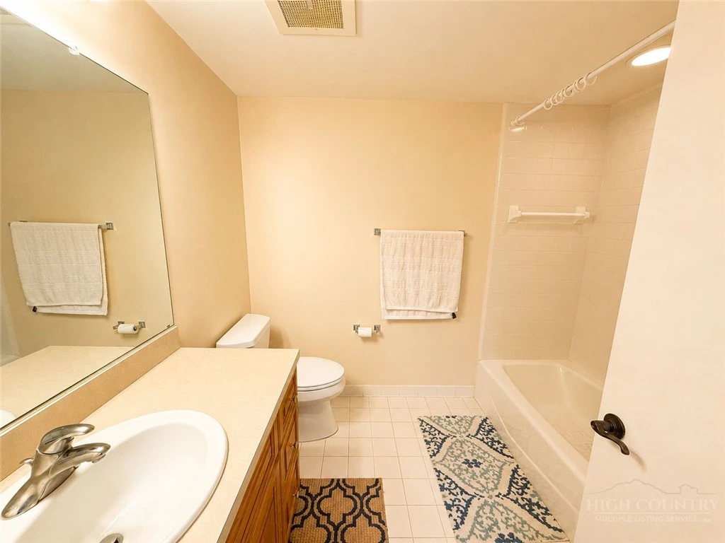 Image number 10 for the current listing