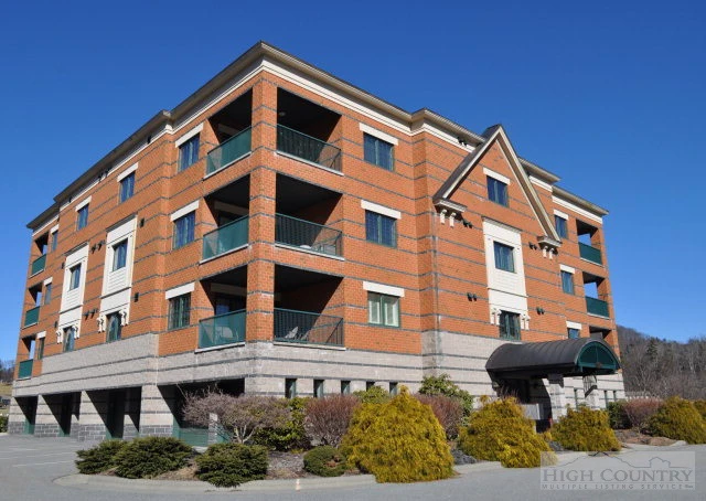 Image number 1 for the current listing