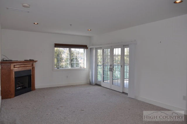Image number 12 for the current listing