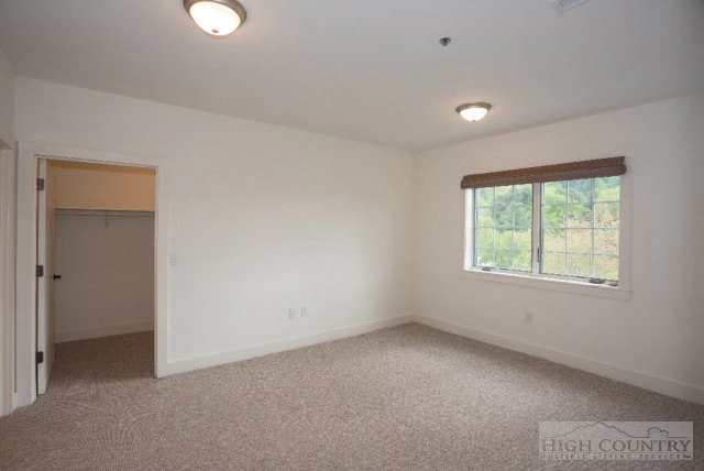 Image number 10 for the current listing