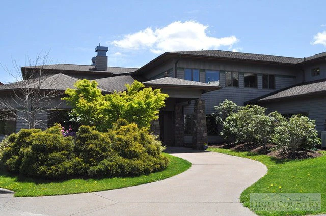 Image number 9 for the current listing