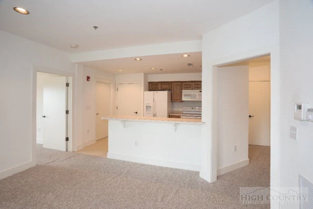 Image number 20 for the current listing