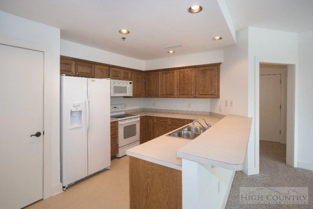 Image number 6 for the current listing