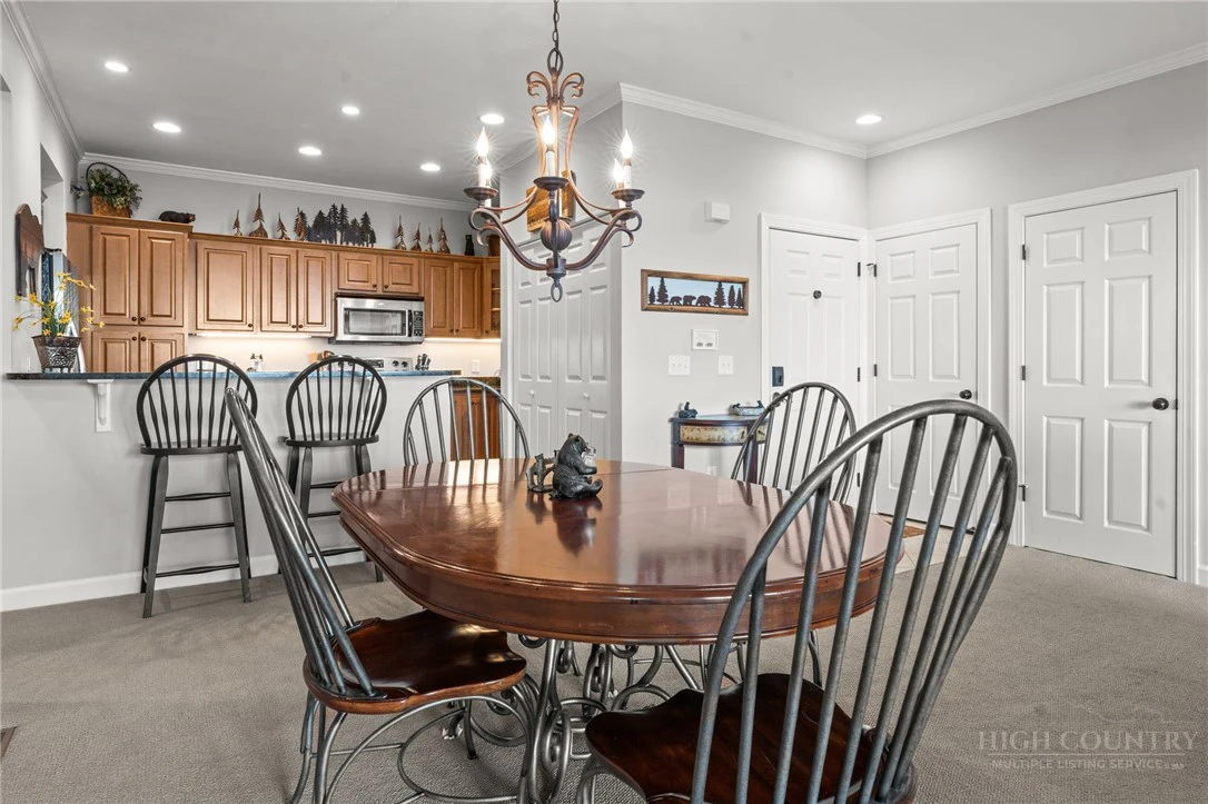 Image number 9 for the current listing