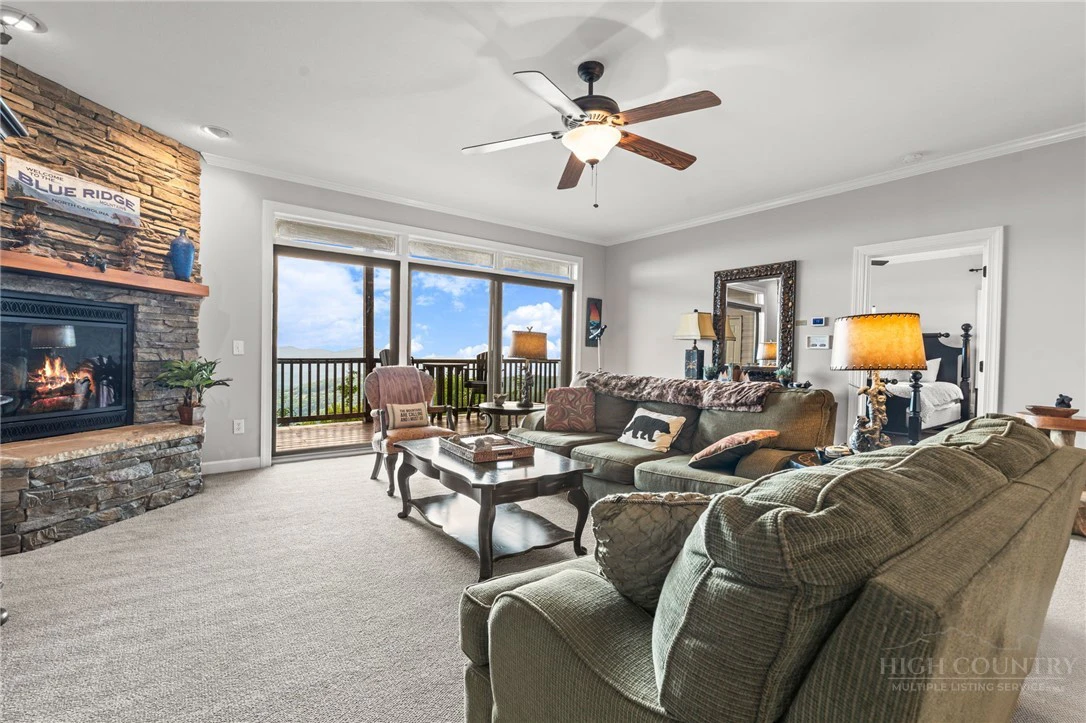 Image number 5 for the current listing