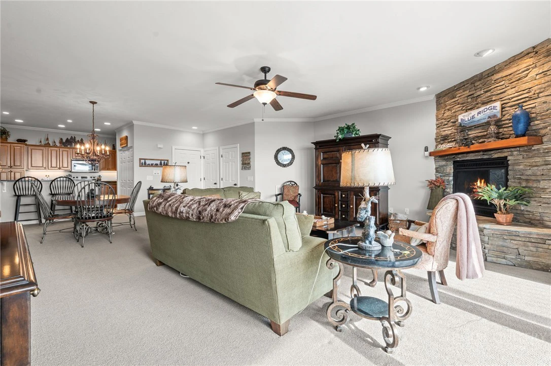Image number 7 for the current listing