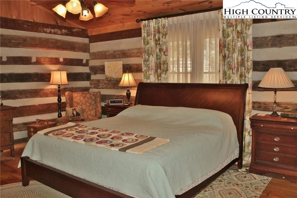 Image number 6 for the current listing