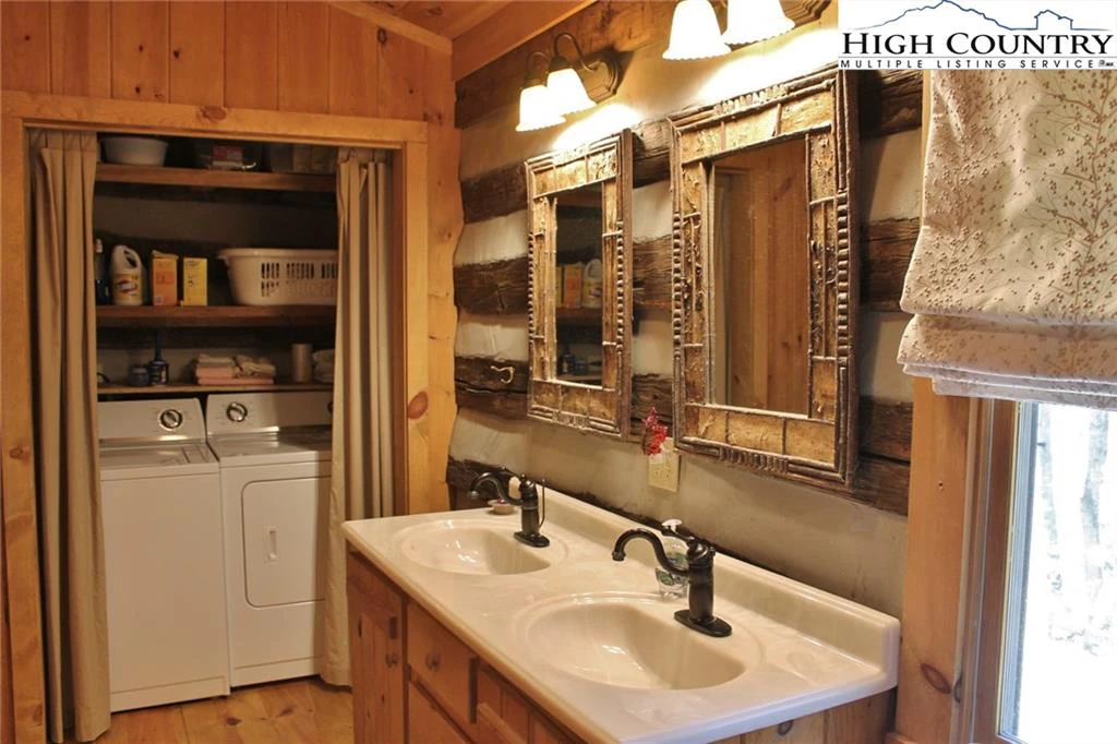 Image number 9 for the current listing
