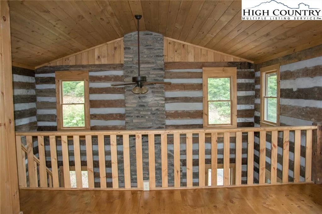 Image number 10 for the current listing