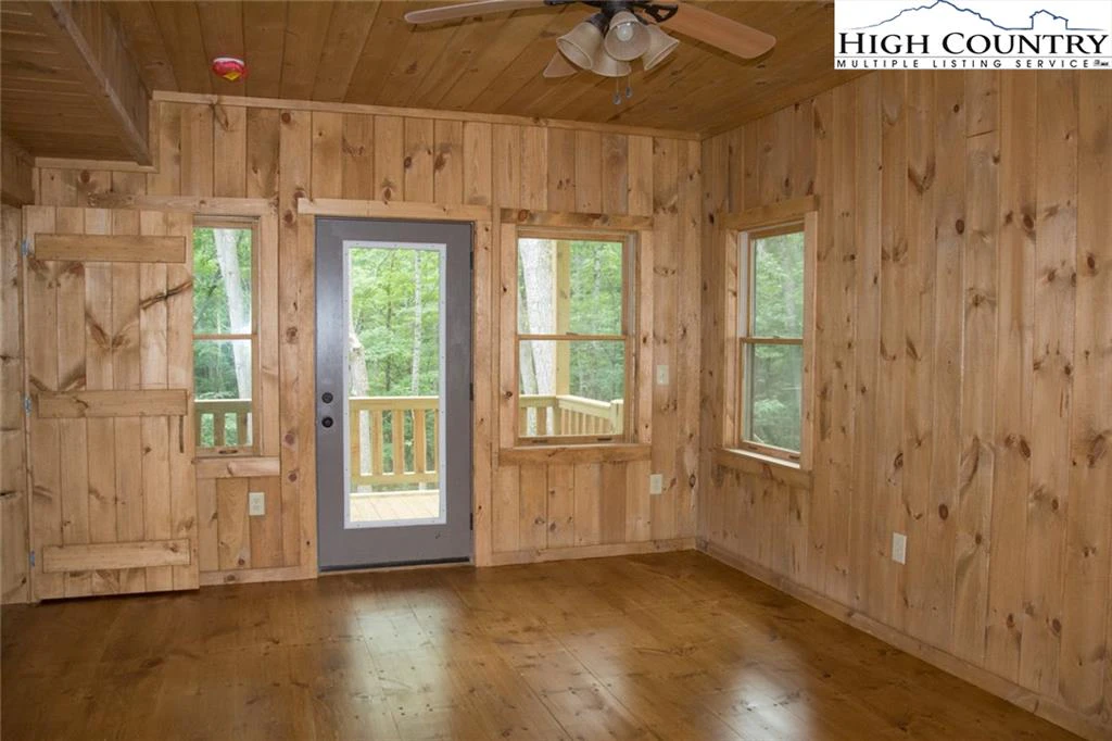 Image number 5 for the current listing