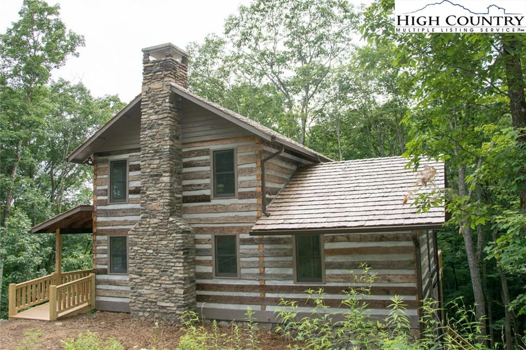 Image number 17 for the current listing