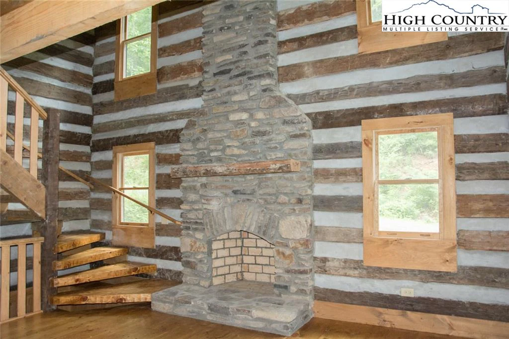 Image number 16 for the current listing
