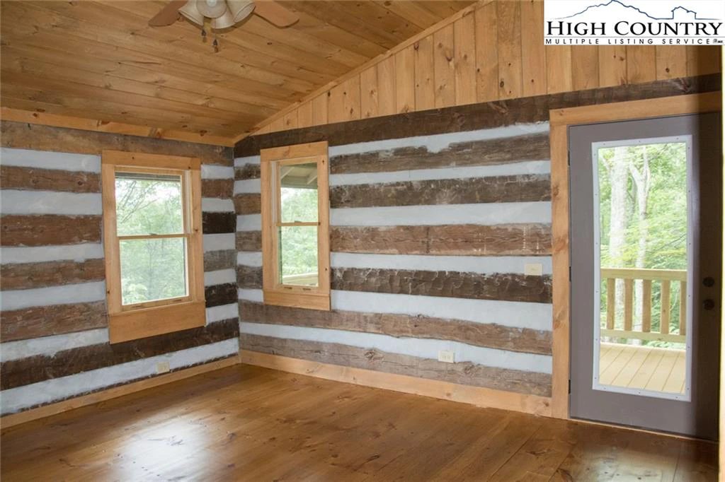 Image number 2 for the current listing