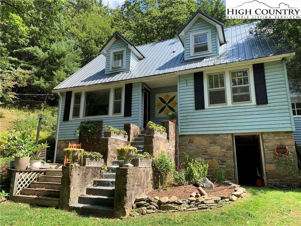 Image number 1 for the current listing