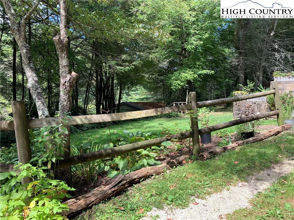Image number 18 for the current listing