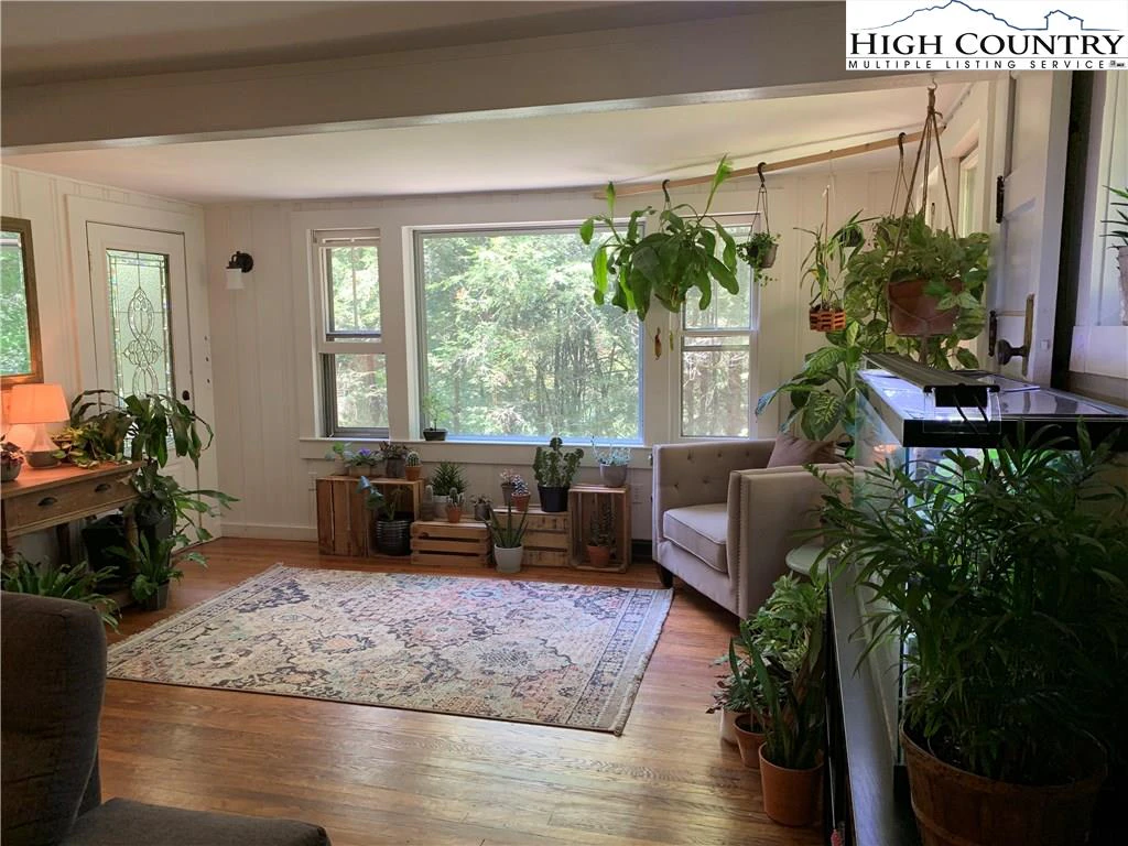 Image number 20 for the current listing