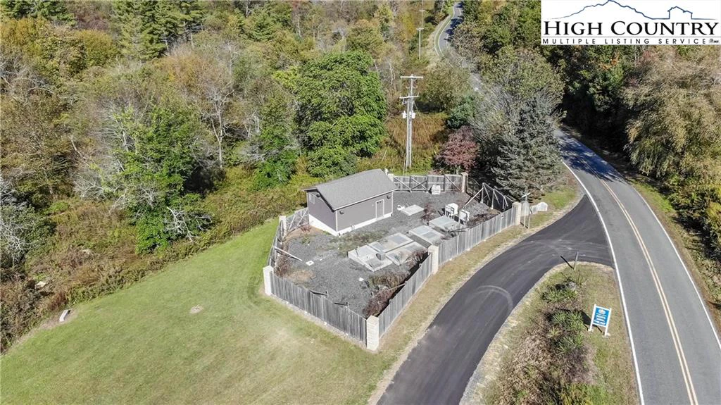 Image number 4 for the current listing
