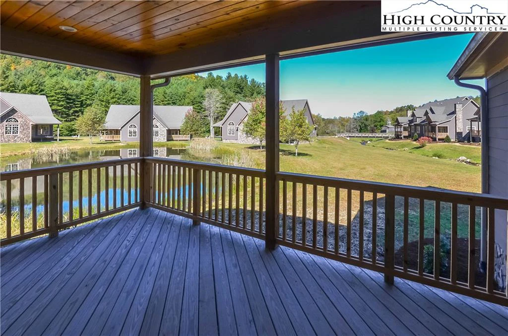 Image number 18 for the current listing