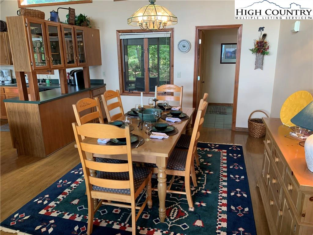 Image number 20 for the current listing