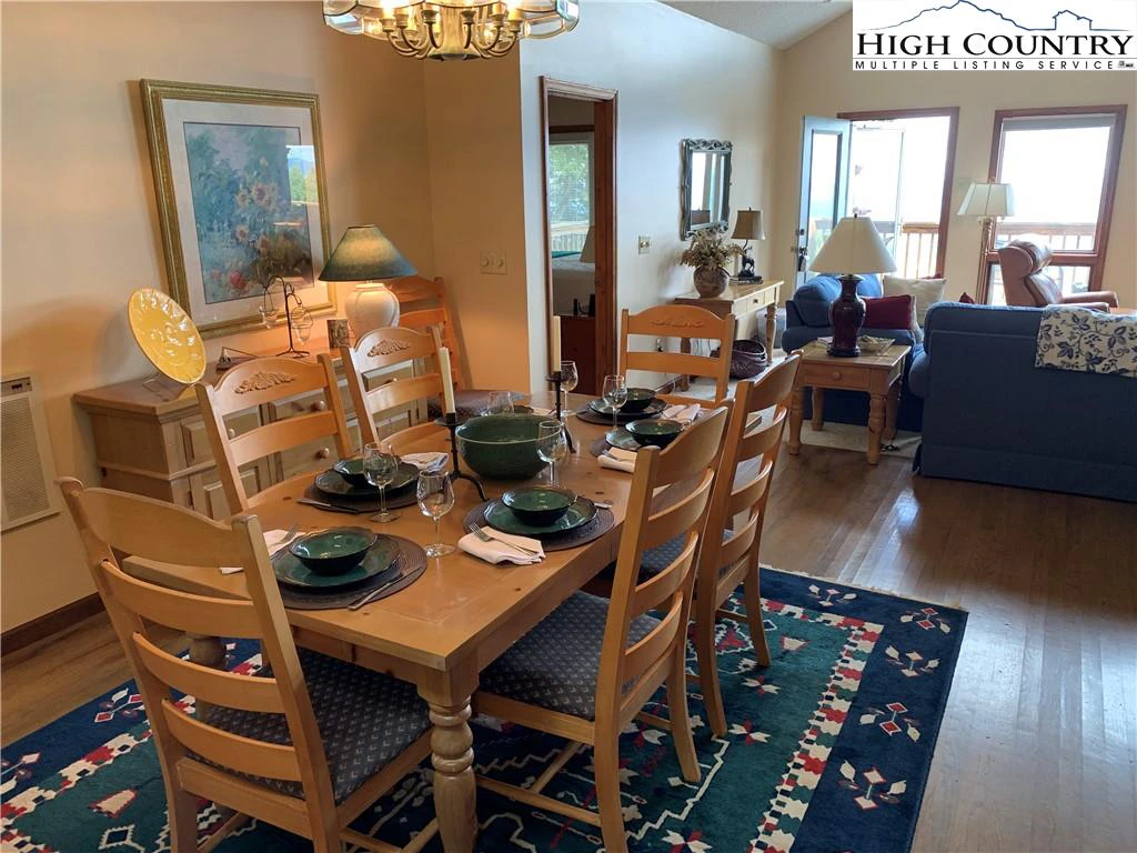 Image number 18 for the current listing