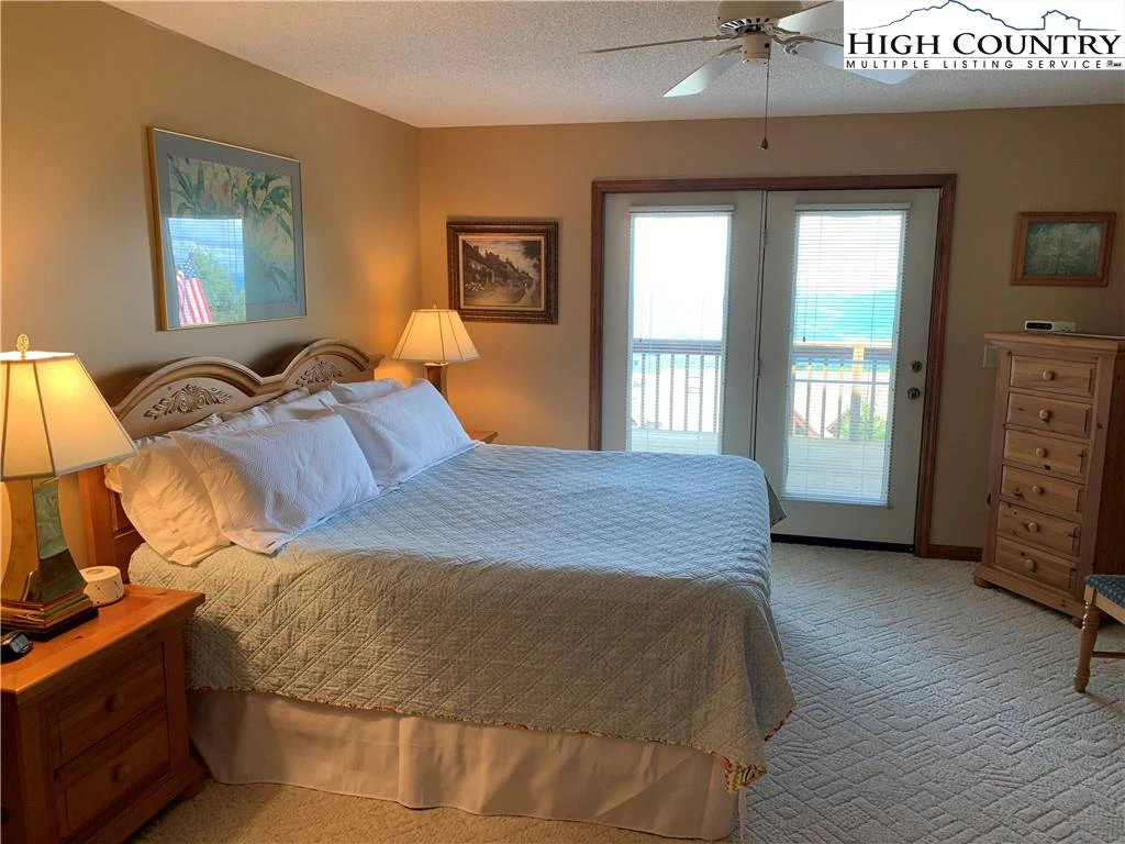 Image number 13 for the current listing