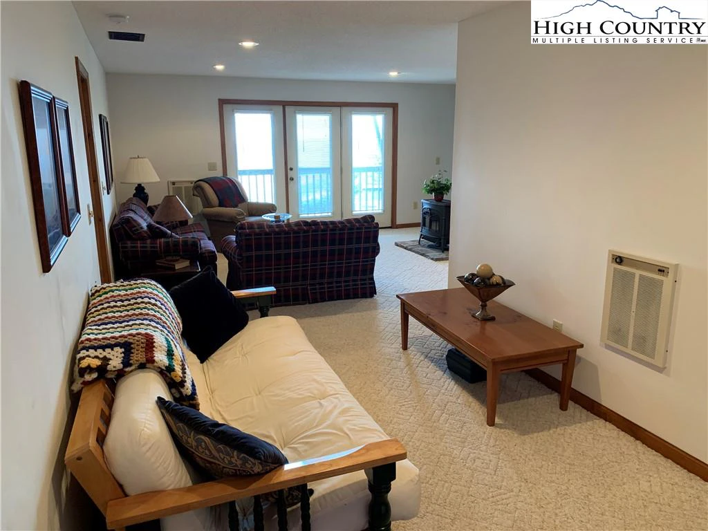 Image number 10 for the current listing