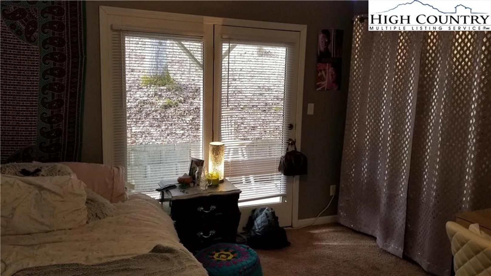 Image number 11 for the current listing