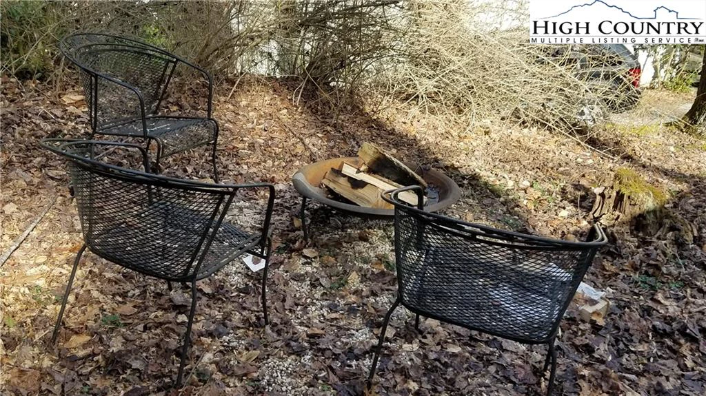 Image number 14 for the current listing