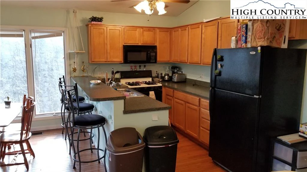 Image number 6 for the current listing