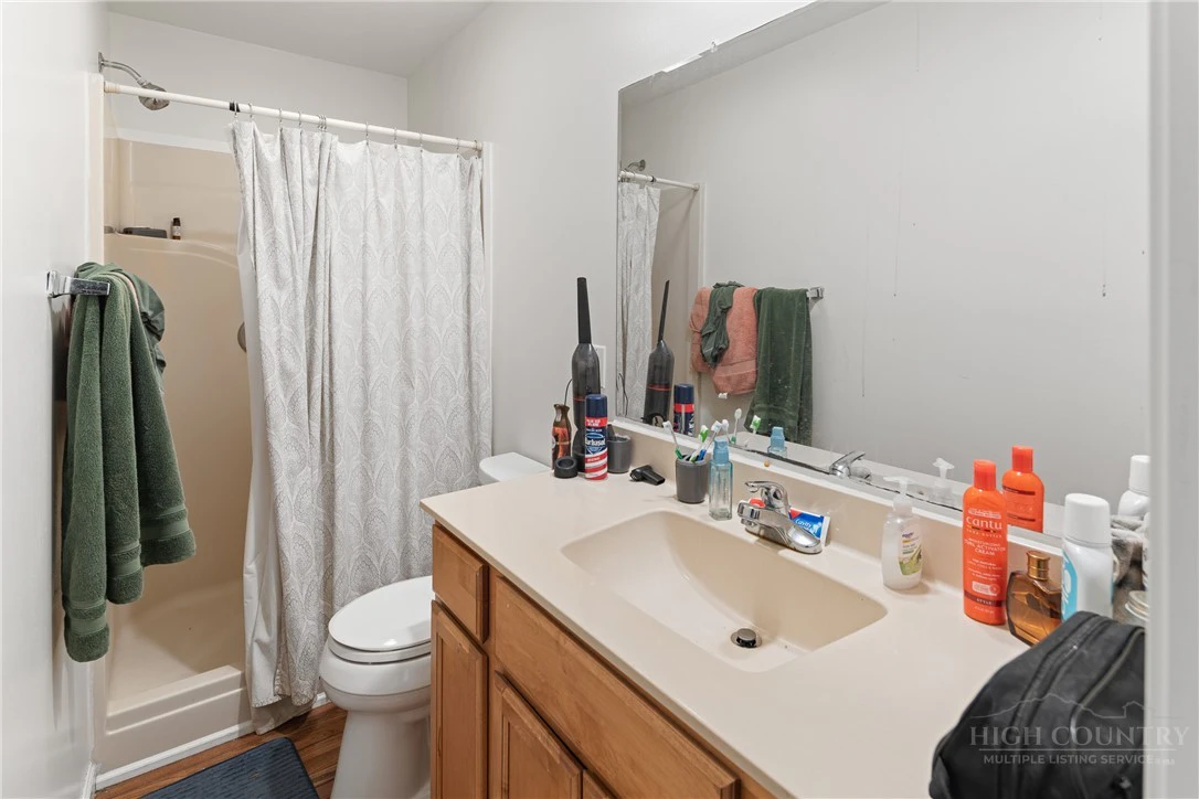 Image number 15 for the current listing