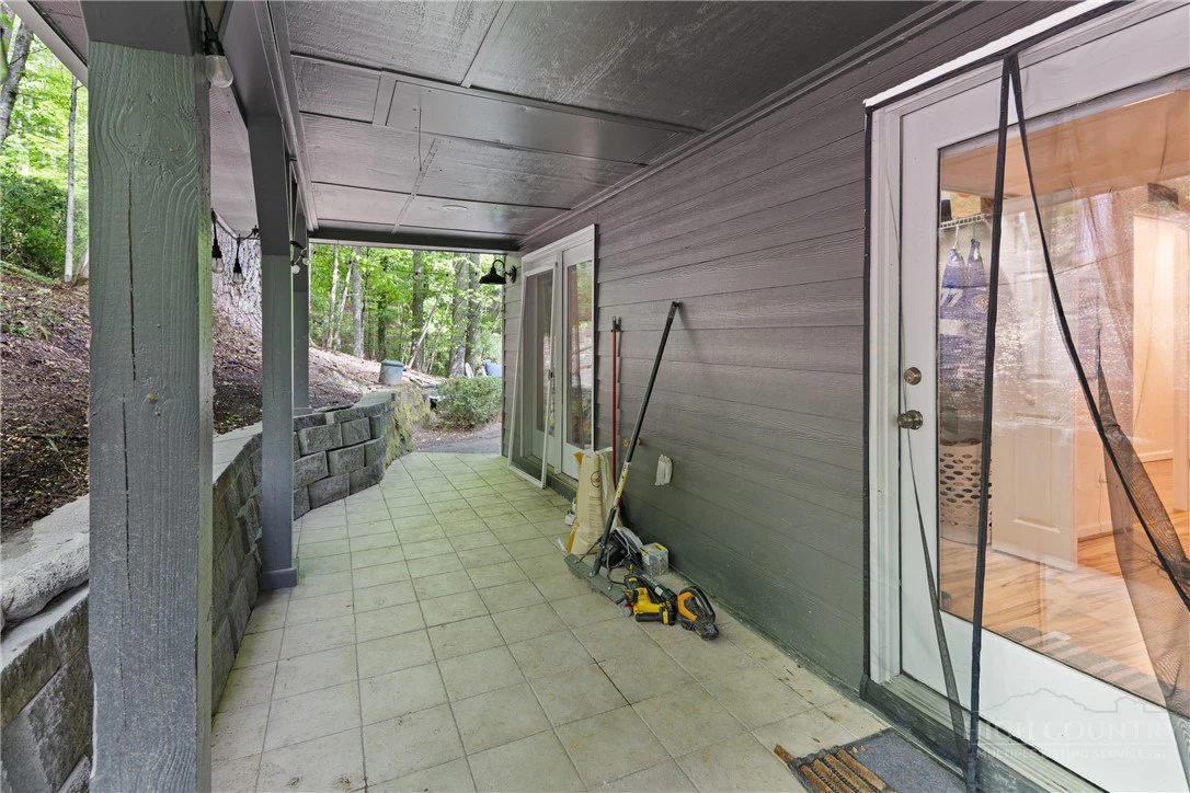 Image number 10 for the current listing