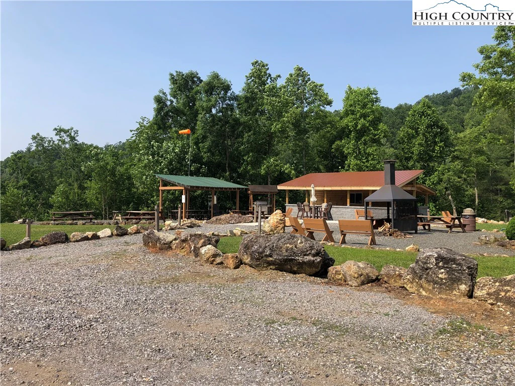 Image number 26 for the current listing