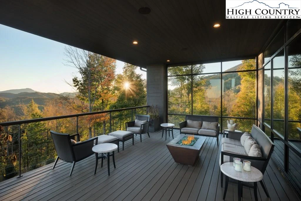 Image number 2 for the current listing