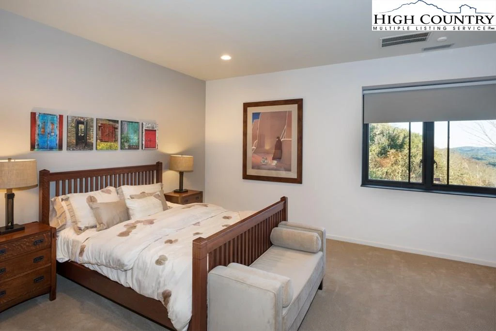 Image number 10 for the current listing