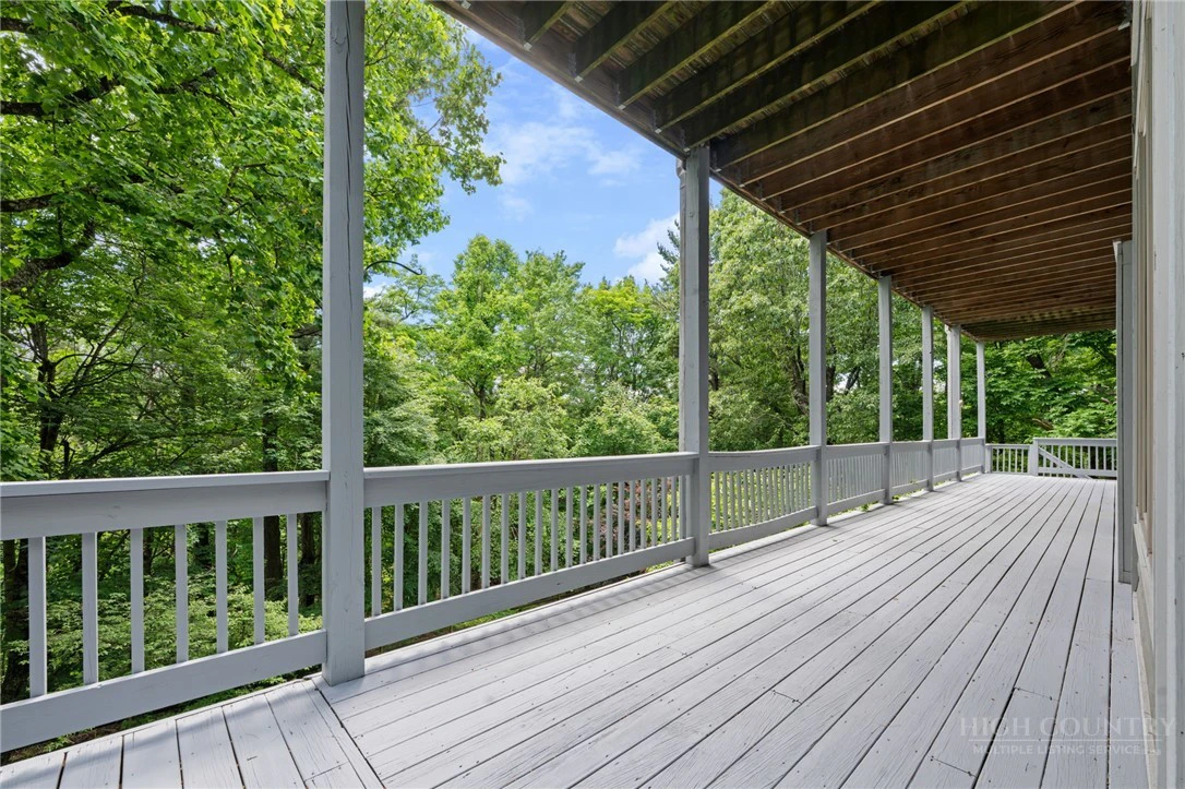 Image number 3 for the current listing