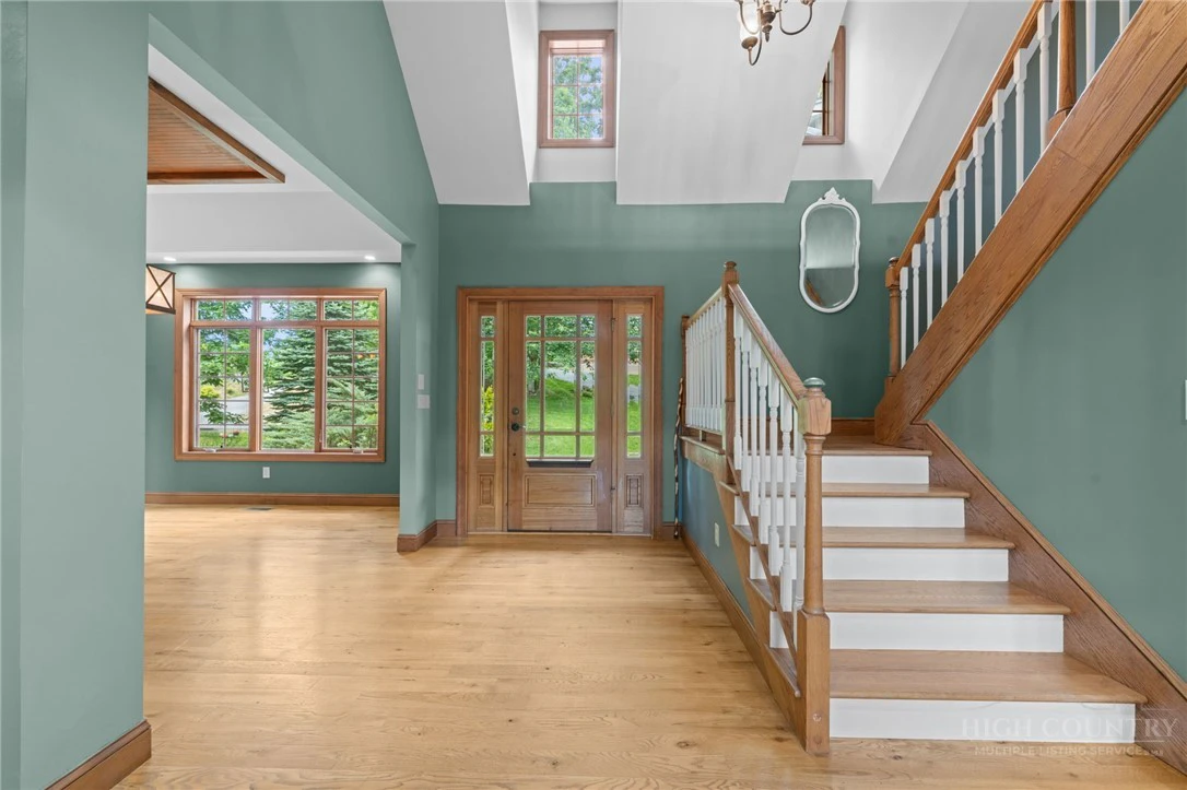 Image number 4 for the current listing