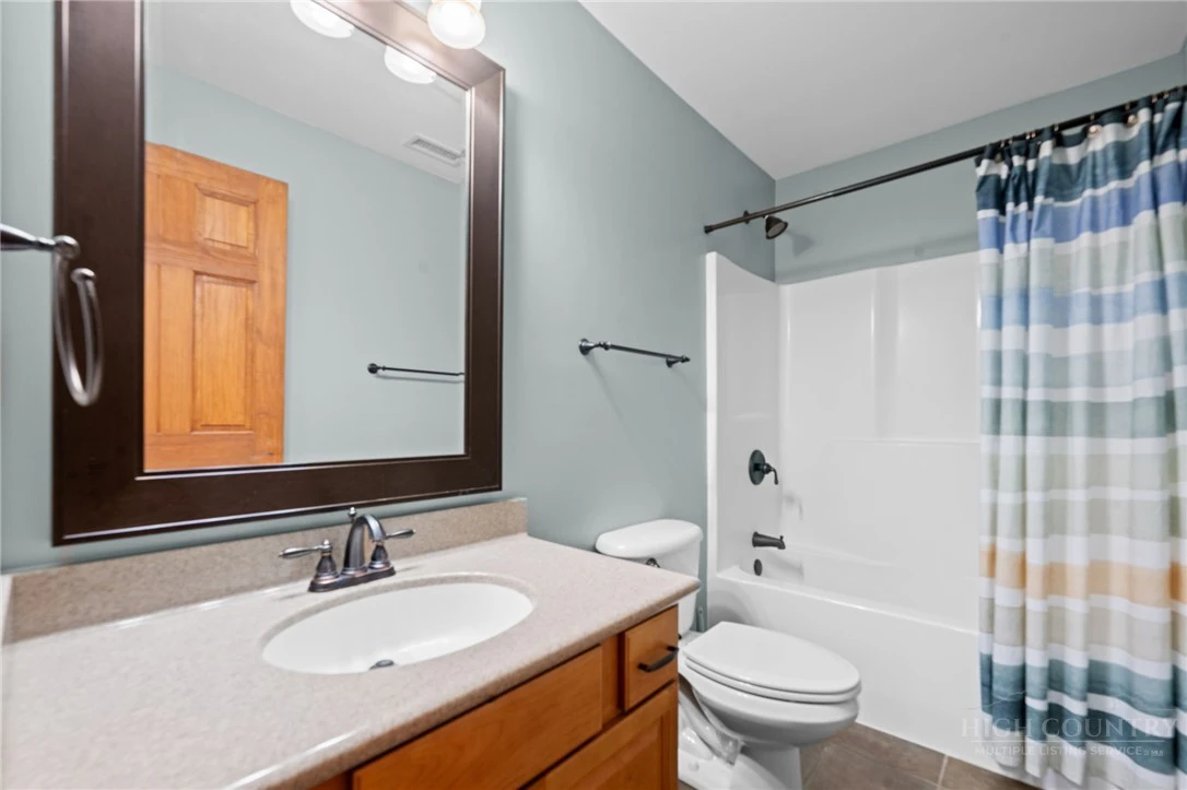 Image number 9 for the current listing