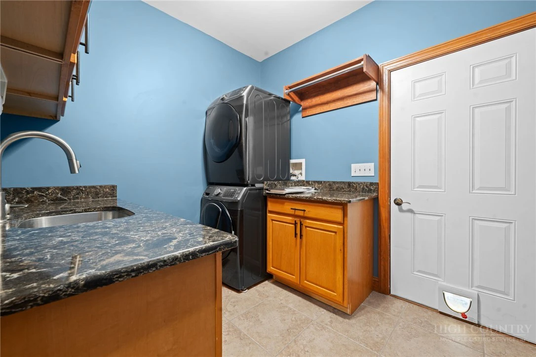 Image number 13 for the current listing