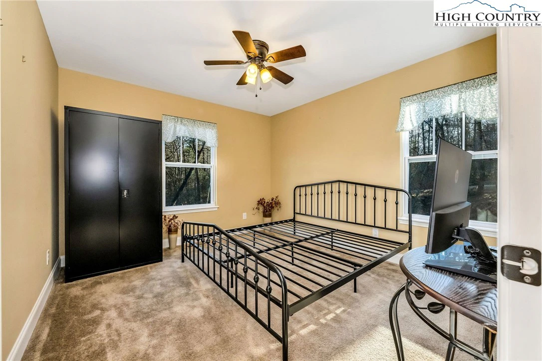 Image number 7 for the current listing