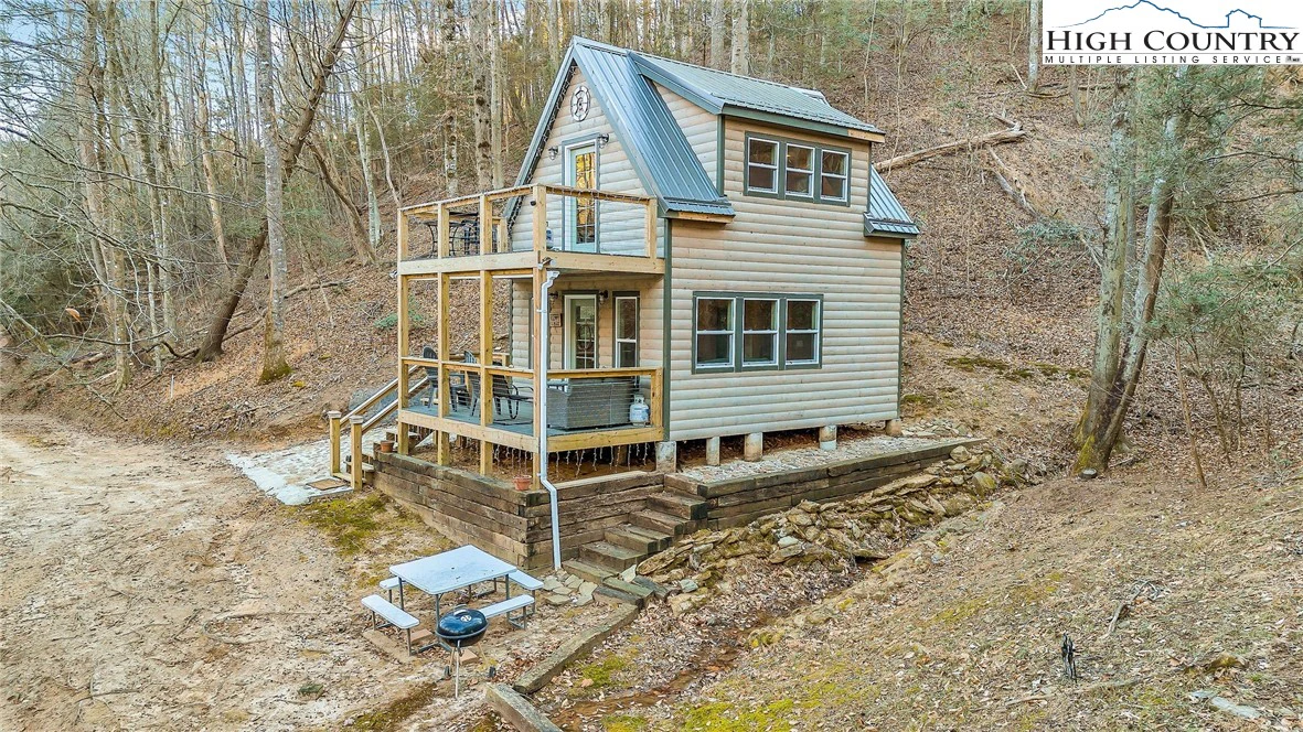 Image number 17 for the current listing