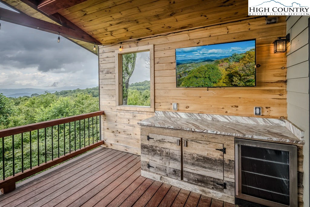 Image number 3 for the current listing