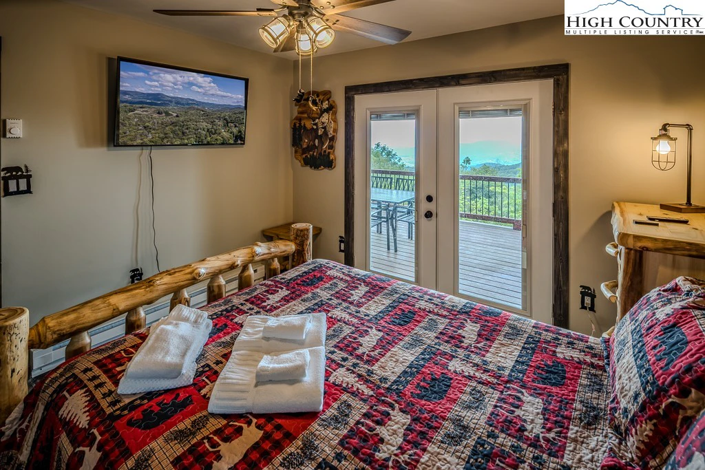 Image number 11 for the current listing