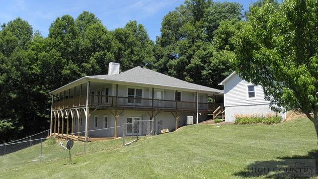 Image number 1 for the current listing