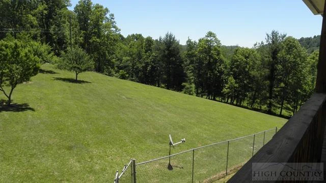 Image number 11 for the current listing