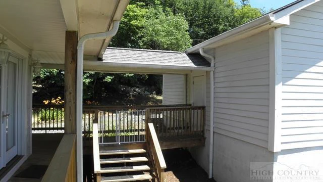 Image number 5 for the current listing