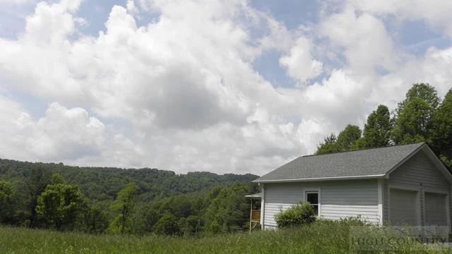 Image number 9 for the current listing