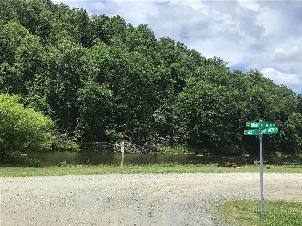 Image number 9 for the current listing