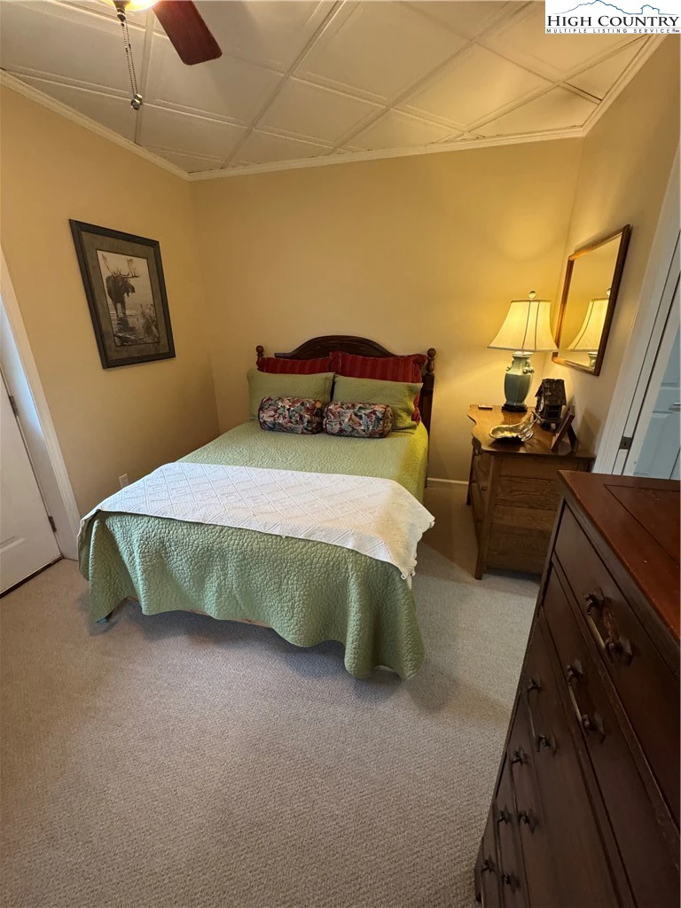 Image number 7 for the current listing