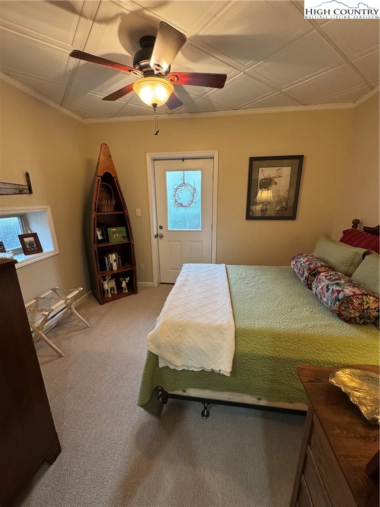 Image number 8 for the current listing